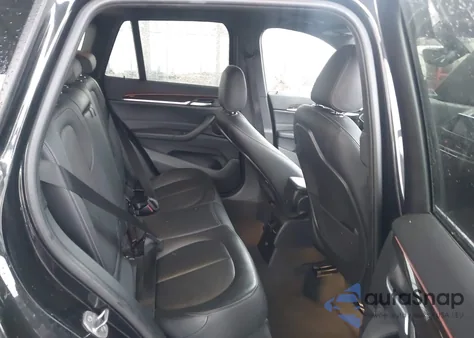 2017 BMW X1 xDrive28I z USA, uszkodzony, nr VIN WBXHT3C33H5F80950